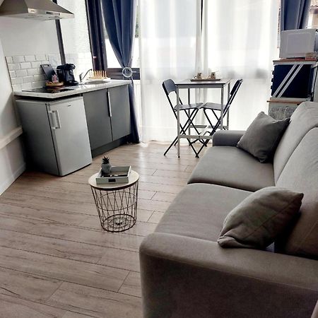 Studio A 2 Pas De La Plage Marseille Bagian luar foto